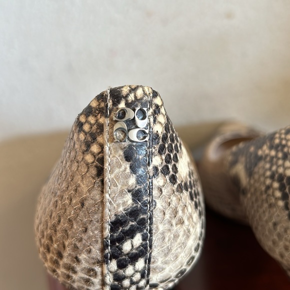 Coach Snake Embossed Pumps Size 11 - Picture 4 of 7